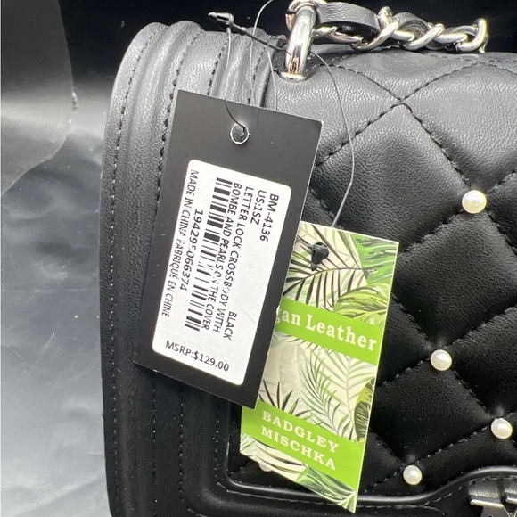 NWT Badgley Mischka quilted Crossbody with Bomber & Pearls - Picture 5 of 11